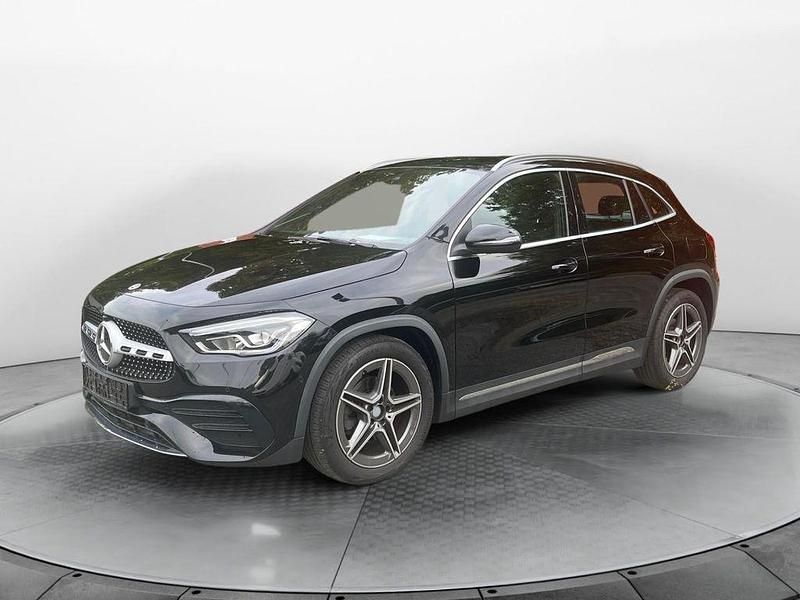 Schwarz Gebraucht 2021 Mercedes GLA200 AMG SUV | 28.450 € (Guter Preis) - Bild 1/4