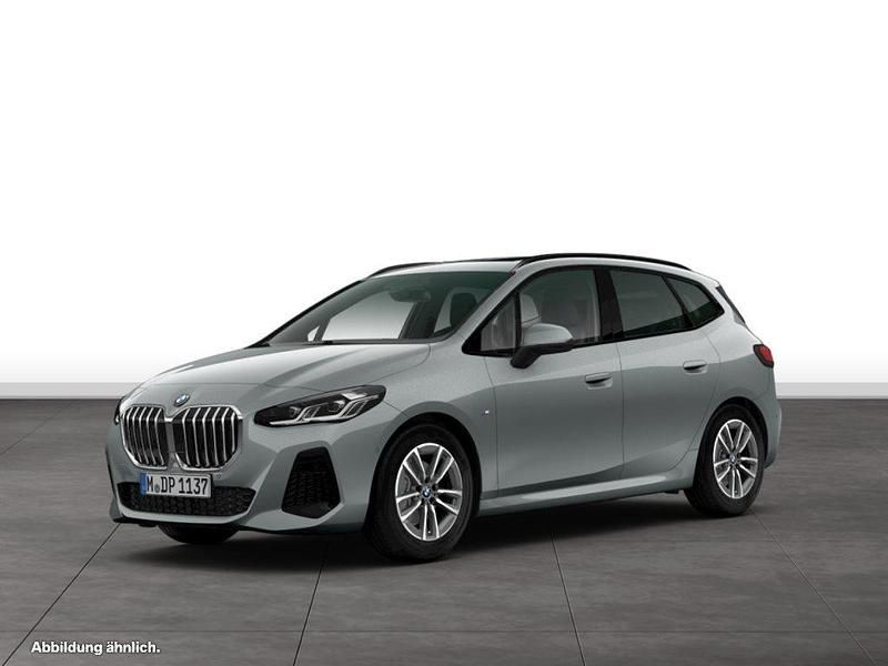 Grau Gebraucht 2024 BMW 220 Active Tourer M Sport Van / Kleinbus | 37.040 € (Teuer) - Bild 1/4