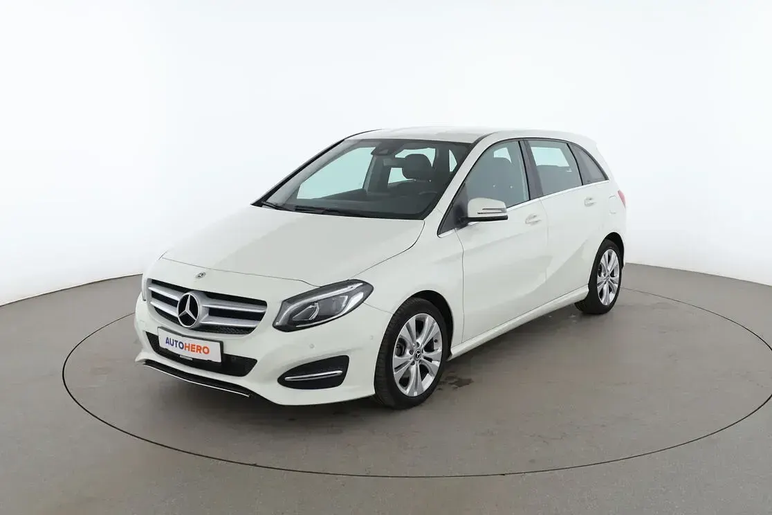 Gebraucht Mercedes B180 Urban 122 PS (89 kW) 2017 Kleinwagen