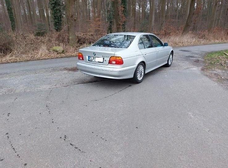 Gebraucht BMW 520 170 PS (125 kW) 2002 Silber Limousine