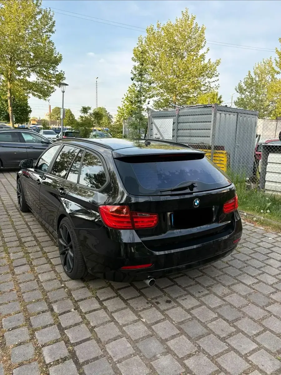 Gebraucht BMW 320 184 PS (135 kW) 2013 Schwarz Limousine