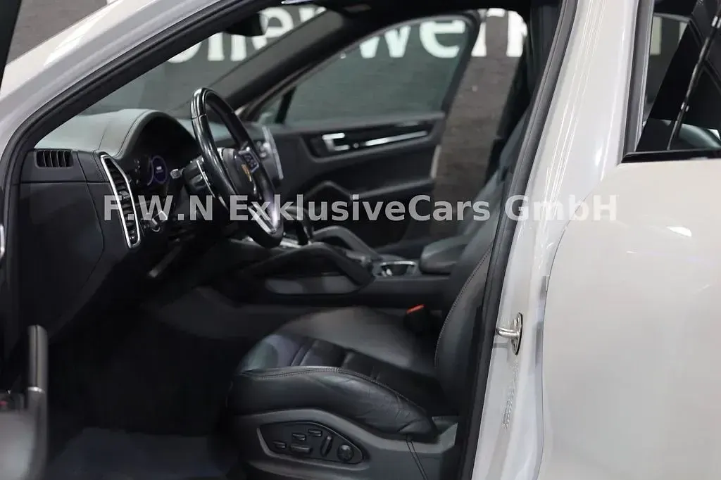 Używany Porsche Cayenne 462 KM (339 kW) 2022 Szary SUV