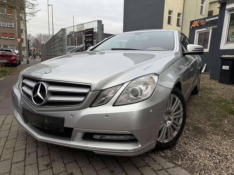 Gebraucht Mercedes E250 204 PS (150 kW) 2011 Grau Coupé