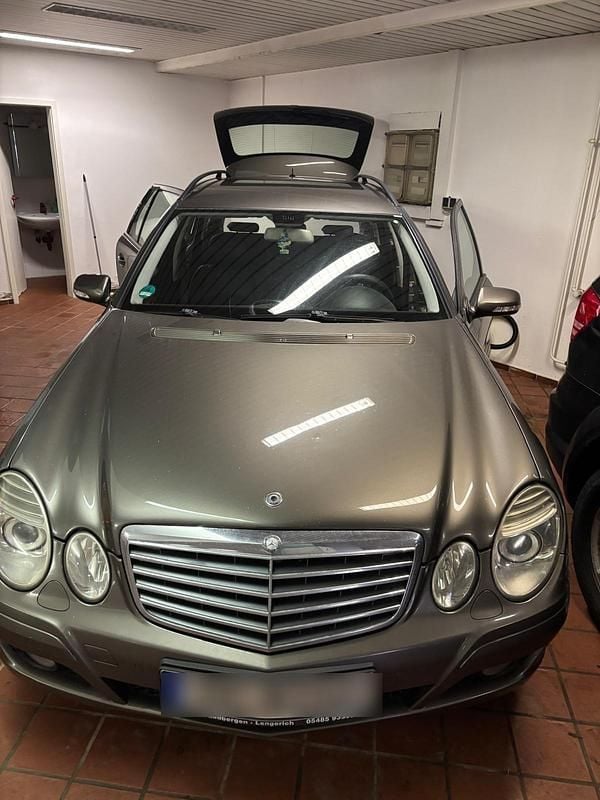 Gebraucht Mercedes E220 170 PS (125 kW) 2008 Andere farben Kombi