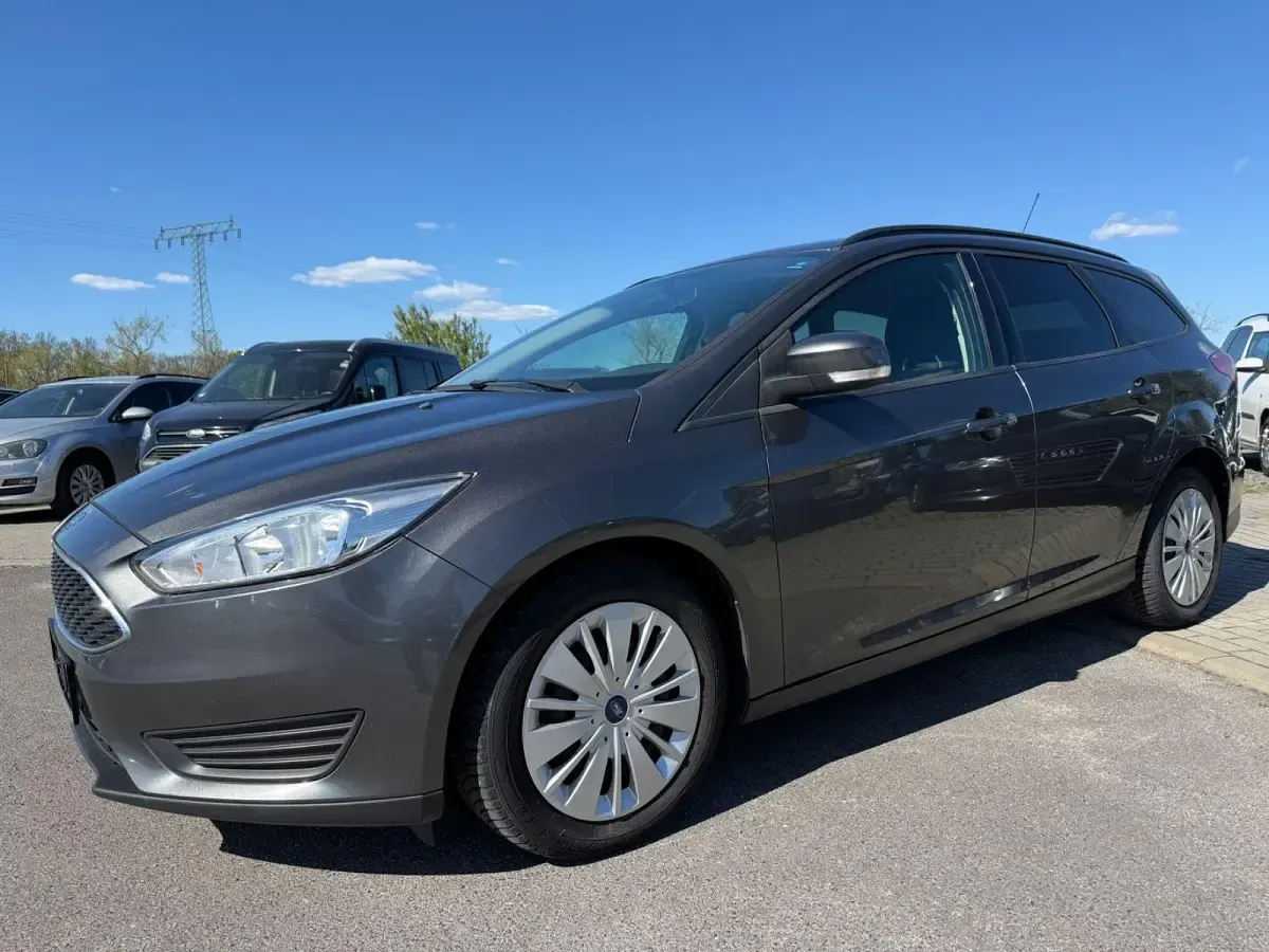 Używany Ford Focus 120 KM (88 kW) 2015 Szary Kombi