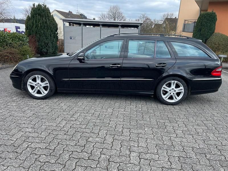 Gebraucht Mercedes E280 Avantgarde 190 PS (139 kW) 2007 Schwarz Kombi