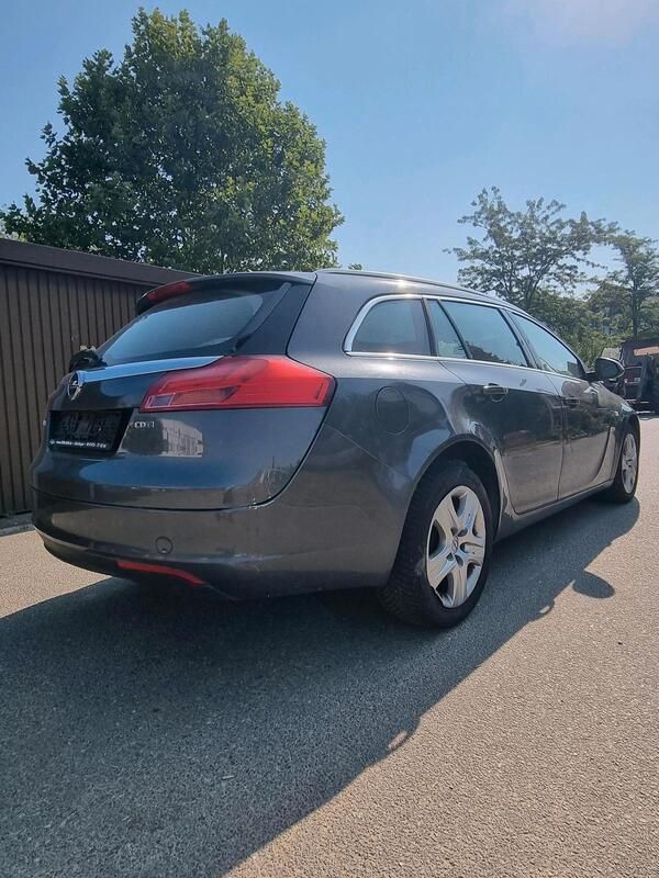 Gebraucht 2011 Opel Insignia Kombi | 1.700 € - Bild 1/4