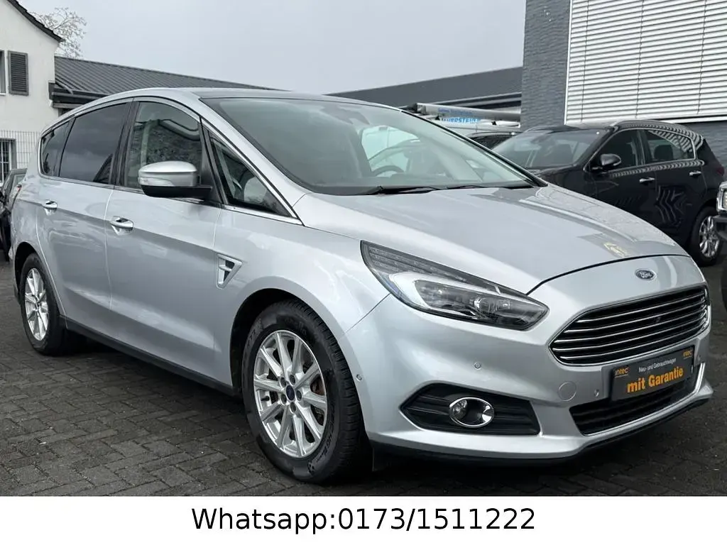 Gebraucht Ford S-MAX Titanium 179 PS (131 kW) 2015 Silber Van / Kleinbus
