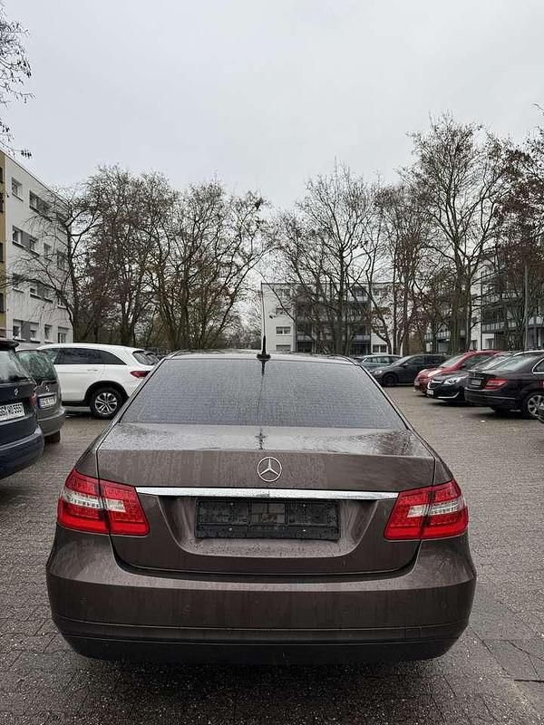Gebraucht Mercedes E200 136 PS (100 kW) 2012
