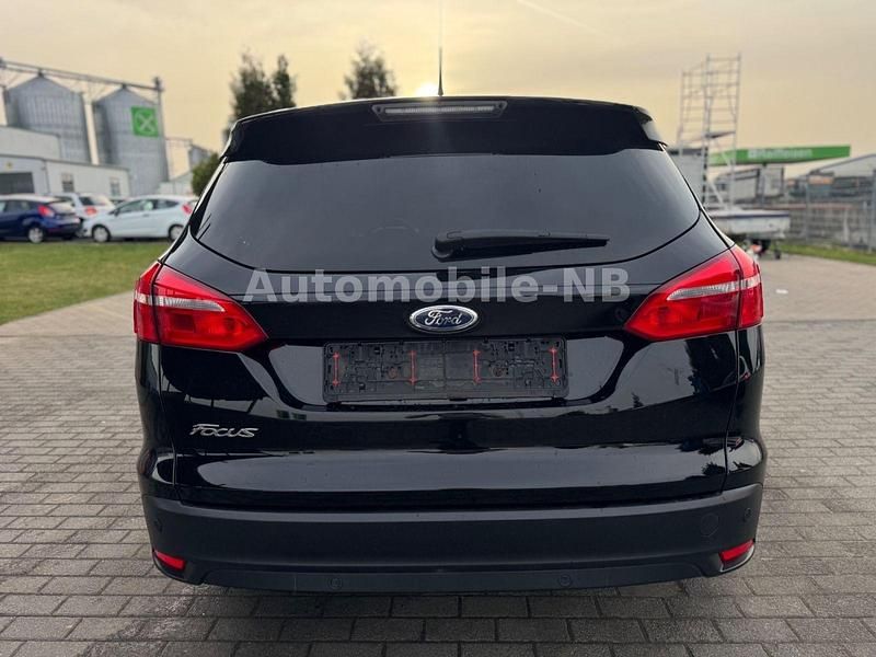 Gebraucht Ford Focus Titanium 120 PS (88 kW) 2015 Schwarz Kombi