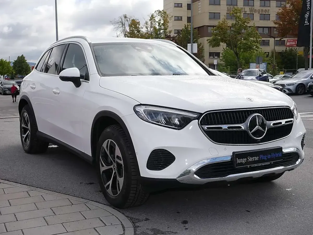 Gebraucht Mercedes GLC300de Avantgarde 333 PS (244 kW) 2025 Weiß SUV
