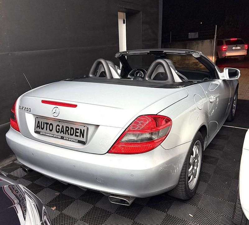Silber Gebraucht 2008 Mercedes SLK200 Cabrio | 10.990 € (Fairer Preis) - Bild 1/4
