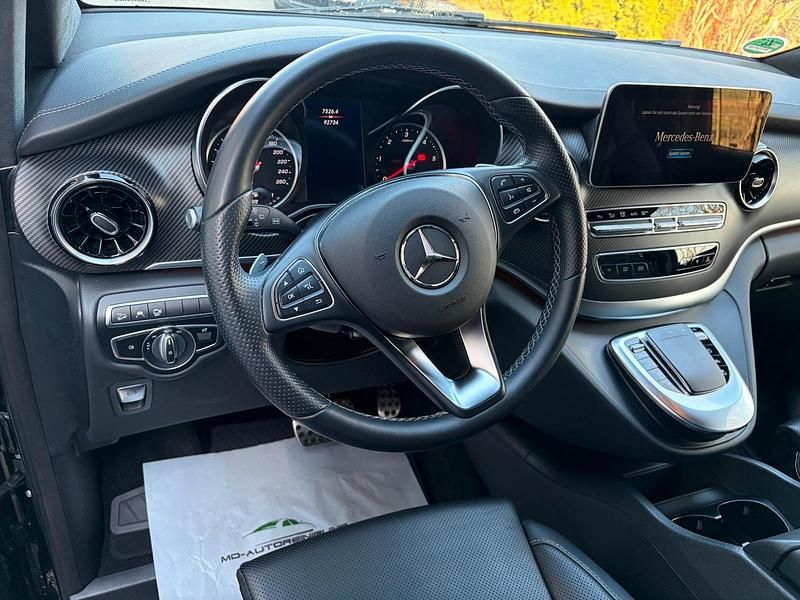 Gebraucht Mercedes V300 AMG line 237 PS (174 kW) 2022 Schwarz Van / Kleinbus
