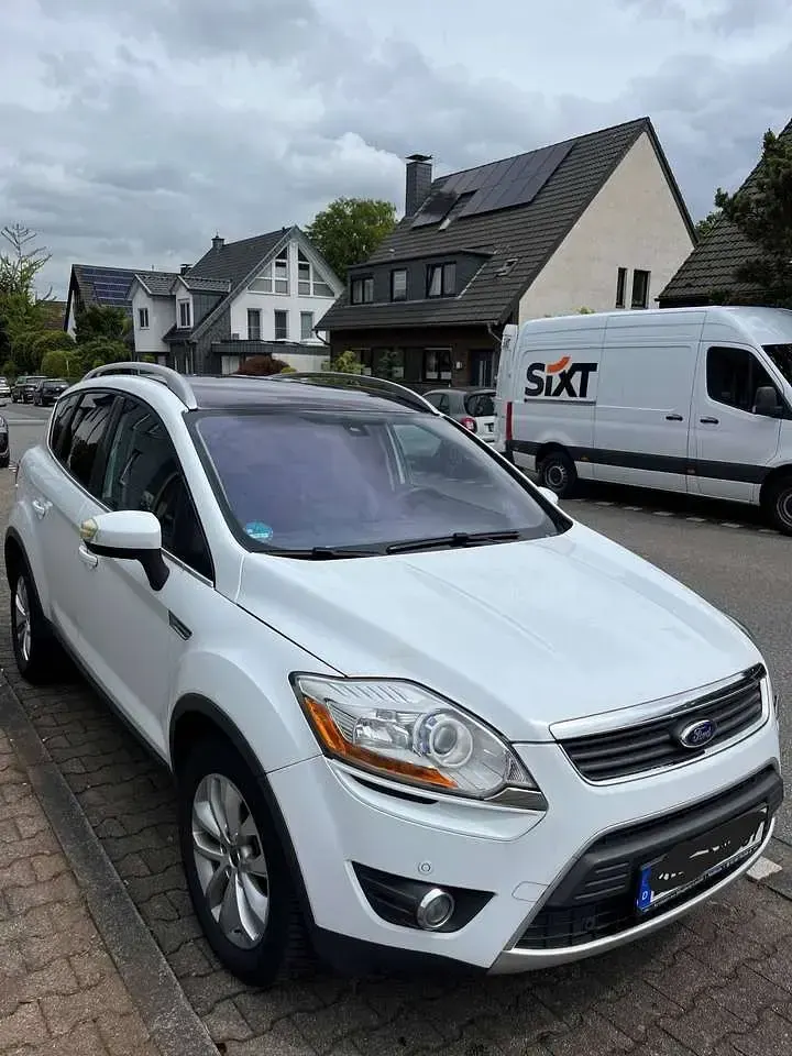 Usado Ford Kuga Titanium 163 HP (119 kW) 2010 Branco SUV