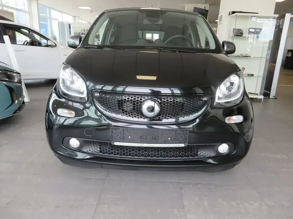 Gebraucht Smart ForFour Passion 90 PS (66 kW) 2017 Schwarz Kleinwagen