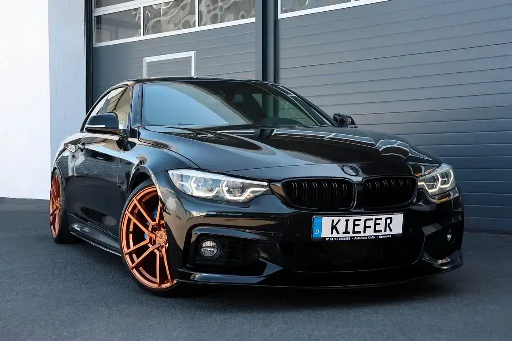 Gebraucht BMW 440 Performance 326 PS (239 kW) 2017 Saphirschwarz metallic Cabrio