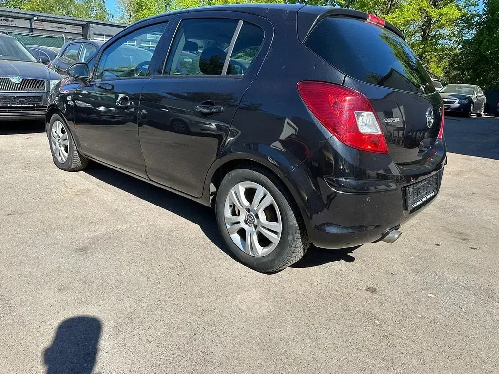 Gebraucht Opel Corsa 101 PS (74 kW) 2012 Schwarz Kleinwagen