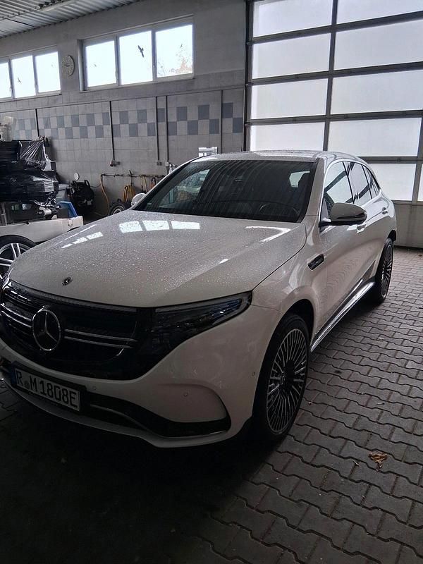 Gebraucht Mercedes EQC400 300 kW (408 PS) 2020 Weiß SUV