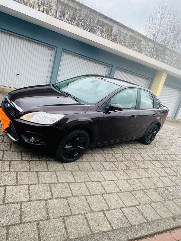 Gebraucht Ford Focus 145 PS (106 kW) 2008 Beige Limousine