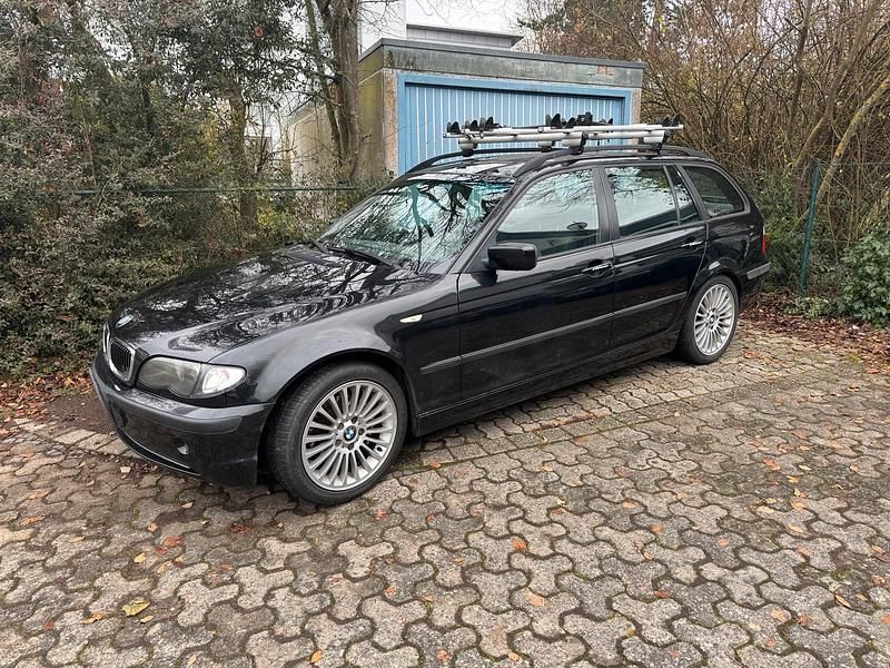 Schwarz Gebraucht 2004 BMW 320 Kombi | 1.300 € (Superpreis) - Bild 1/4