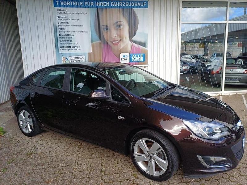 Gebraucht Opel Astra 140 PS (102 kW) 2013 Mahogany brown (p2/so) Limousine