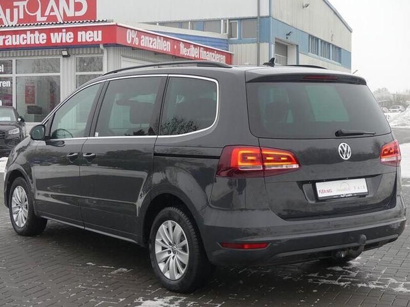 Second-hand VW Sharan 150 CP (110 kW) 2019 Gri Monovolum