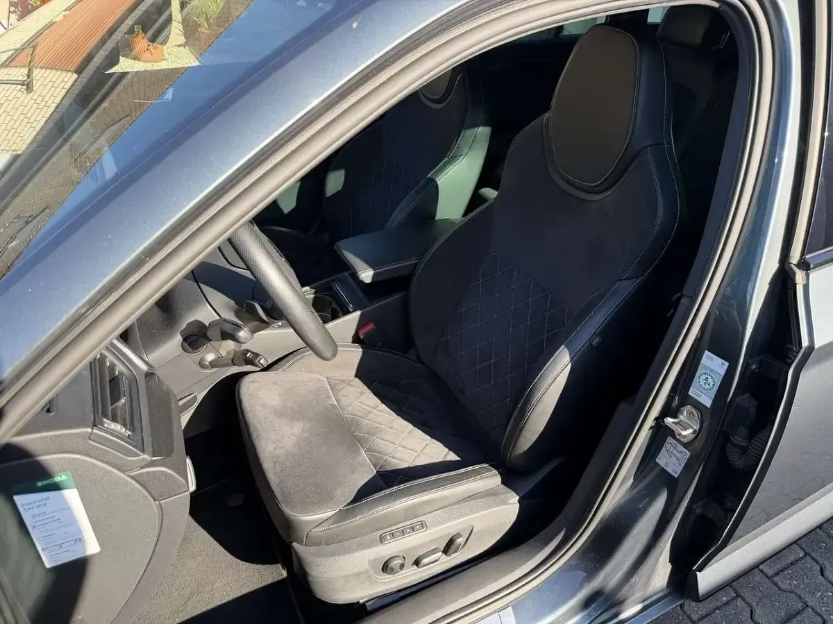 Gebraucht Skoda Superb SportLine 156 PS (114 kW) 2020 Grau Kombi