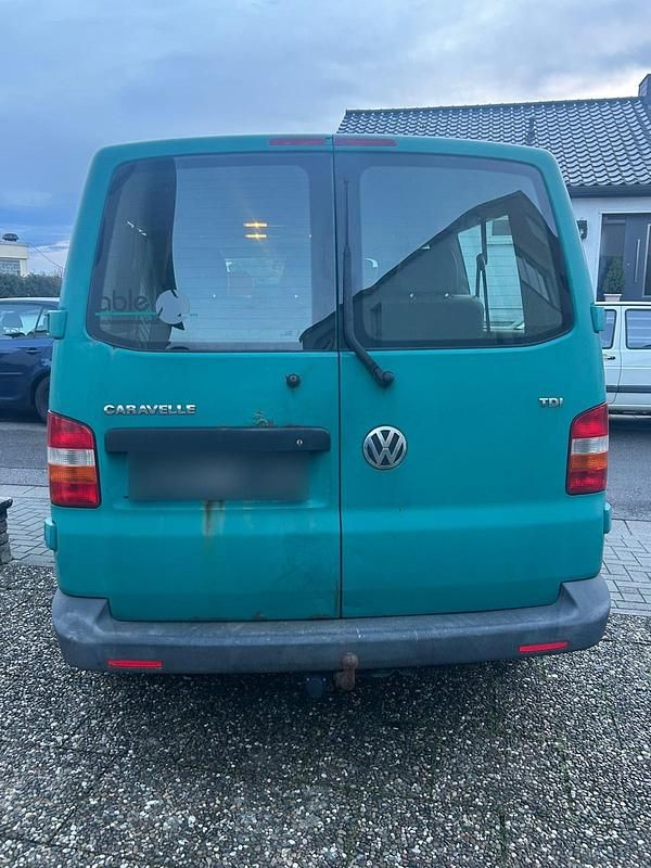 Gebraucht VW Caravelle 170 PS (125 kW) 2008 Grün Van / Kleinbus