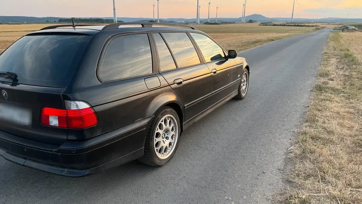 Gebraucht BMW 530 193 PS (141 kW) 2003 Schwarz Kombi