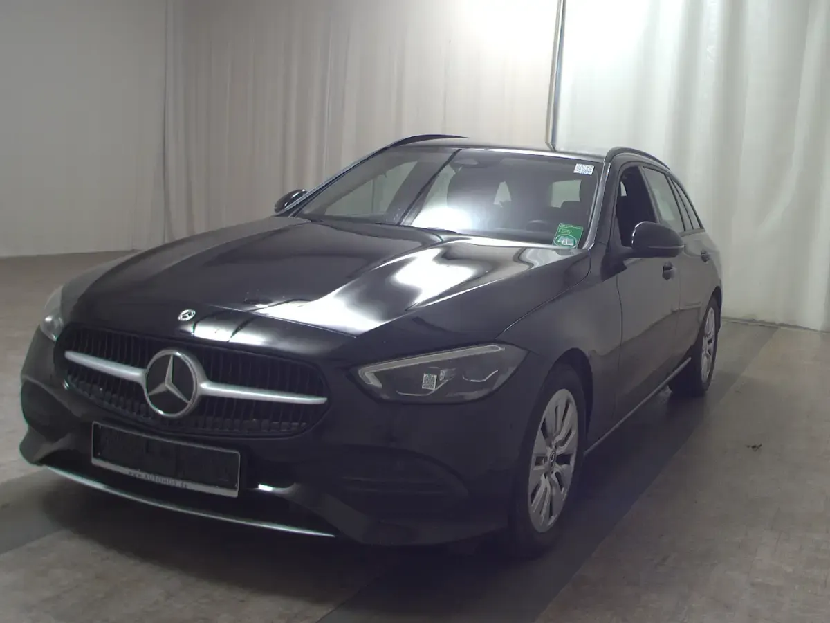 Gebraucht Mercedes C200 186 PS (136 kW) 2023 Schwarz Limousine