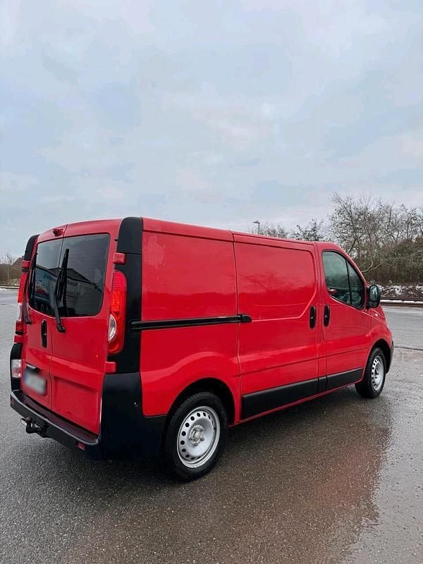 Gebraucht Renault Trafic 115 PS (84 kW) 2010 Rot Van / Kleinbus