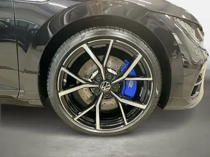 Gebraucht VW Arteon R 320 PS (235 kW) 2024 Deep black perleffekt Kombi