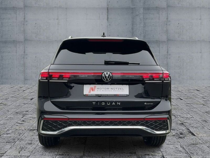 Gebraucht VW Tiguan Pro 193 PS (141 kW) 2024 Grau SUV