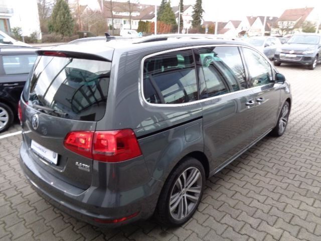 Gebraucht VW Sharan Match 140 PS (102 kW) 2012 Grau metallic Van / Kleinbus