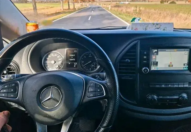Gebraucht Mercedes Vito 114 PS (83 kW) 2026 Silber Van