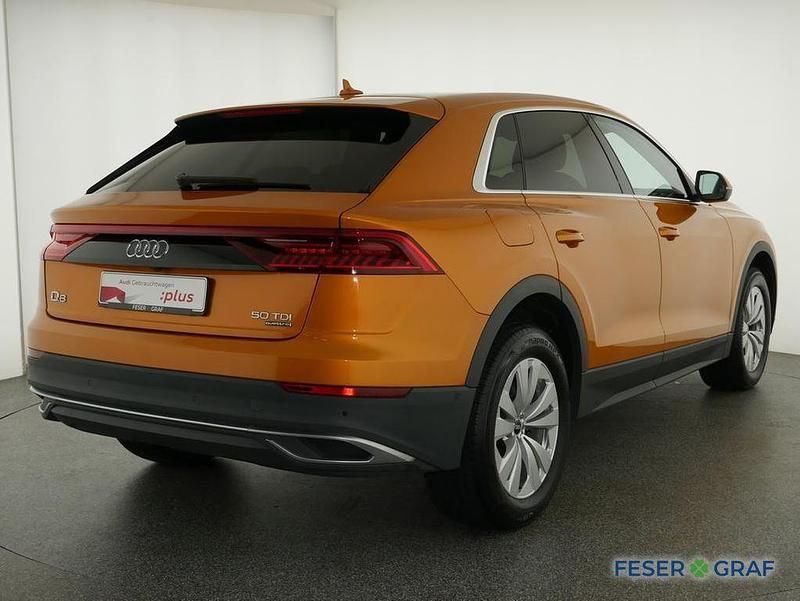 Gebraucht Audi Q8 Ambiente 286 PS (210 kW) 2022 Orange SUV