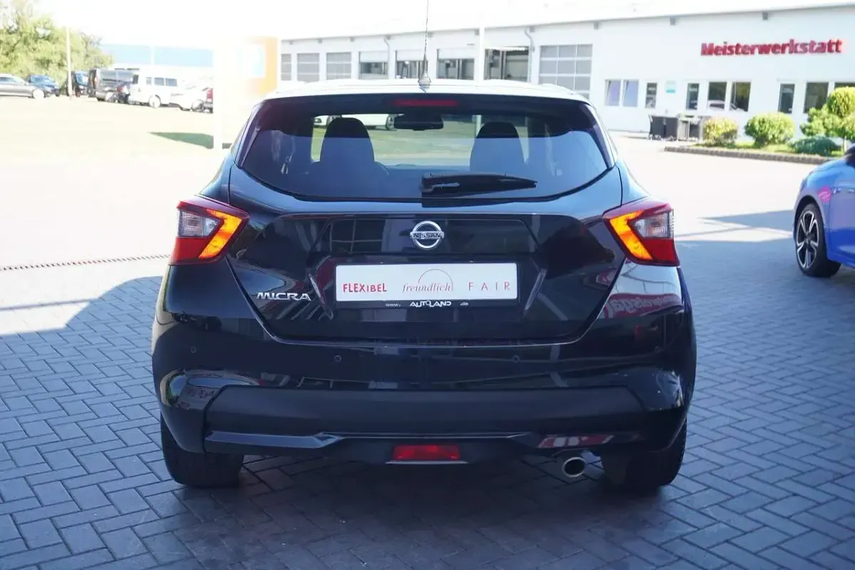Gebraucht Nissan Micra N-Connecta 117 PS (86 kW) 2019 Black (metallic) Kleinwagen