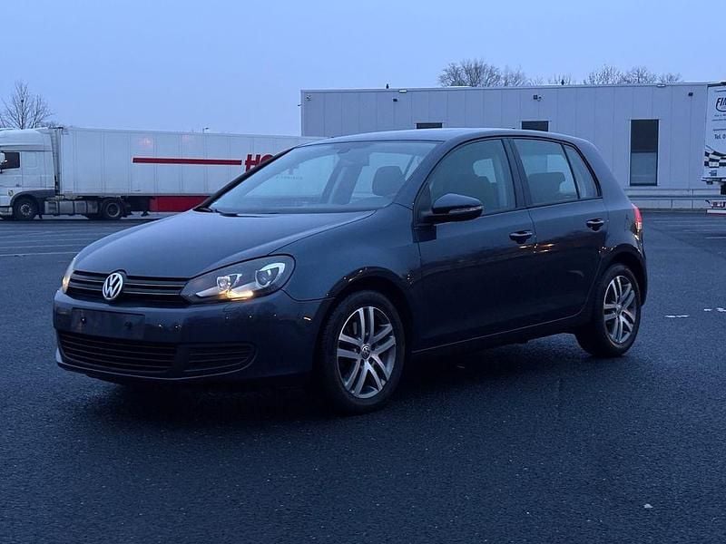 Gebraucht VW Golf VI 122 PS (89 kW) 2010 Blau Kleinwagen