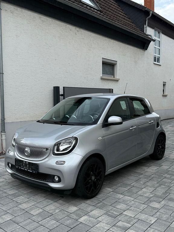 Silber Gebraucht 2015 Smart ForFour Prime Limousine | 7.900 € (Fairer Preis) - Bild 1/4