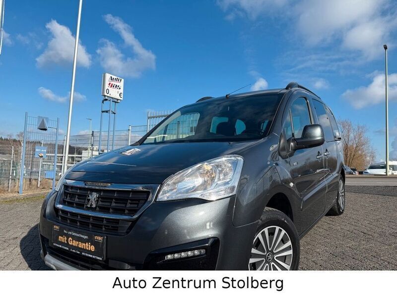 Grau Gebraucht 2017 Peugeot Partner Tepee Active Van / Kleinbus | 9.750 € (Fairer Preis) - Bild 1/4