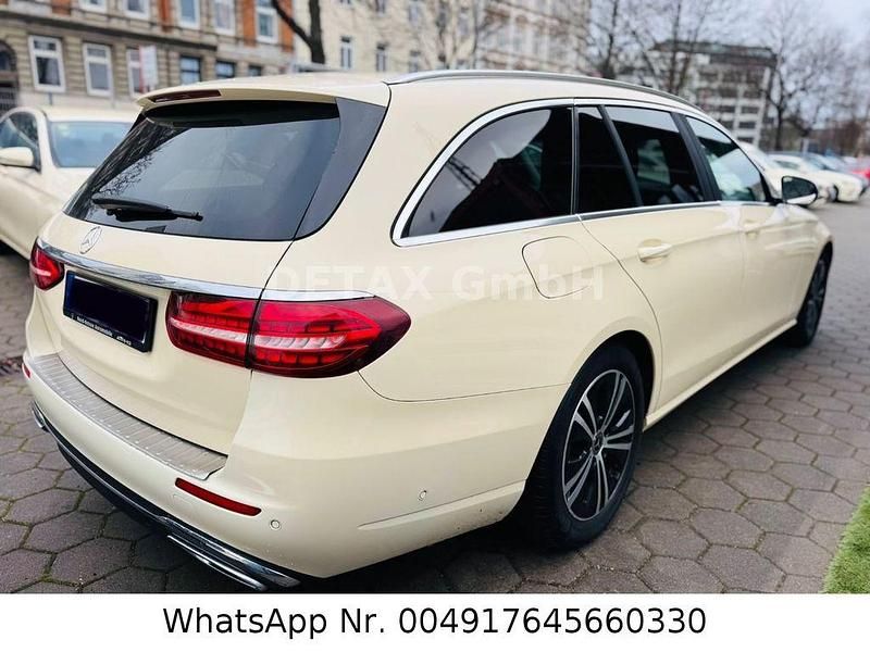Gebraucht Mercedes E220 Avantgarde 200 PS (147 kW) 2021 Beige Limousine