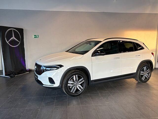 Gebraucht Mercedes EQA300 Advanced 167 kW (228 PS) 2024 Unilack polarweiß SUV