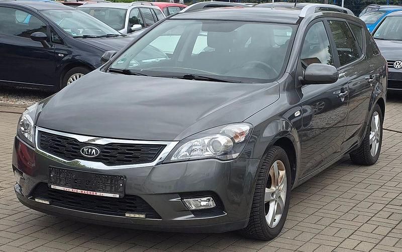 Silber Gebraucht 2010 Kia Ceed Sportswagon Vision Kombi | 5.990 € (Teuer) - Bild 1/4