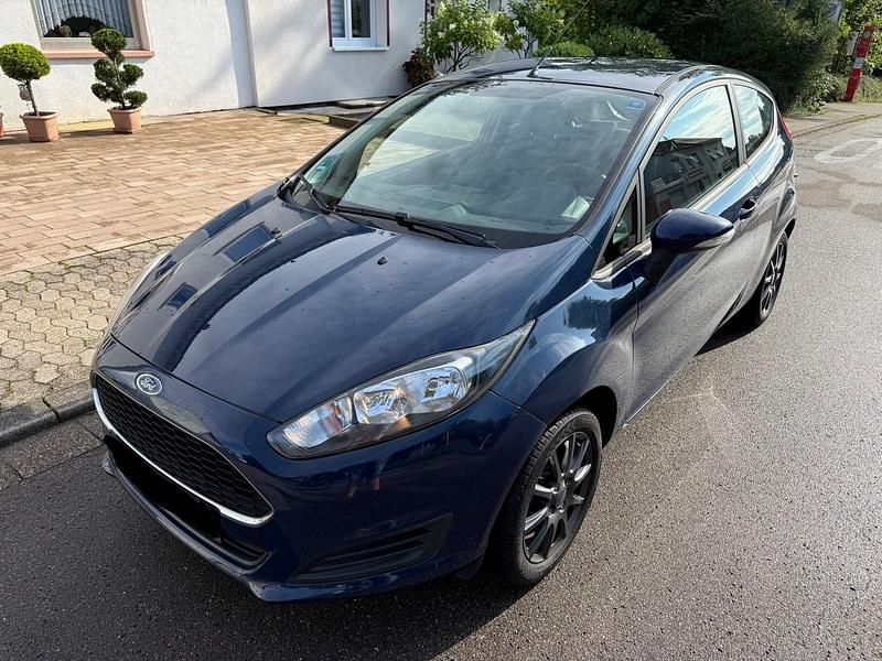 Blau Gebraucht 2016 Ford Fiesta Kleinwagen | 3.999 € (Superpreis) - Bild 1/4