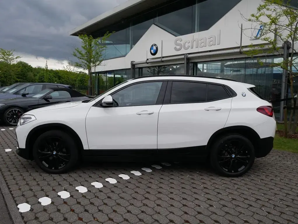 Gebraucht BMW X2 Sport Line 136 PS (100 kW) 2022 Weiß SUV