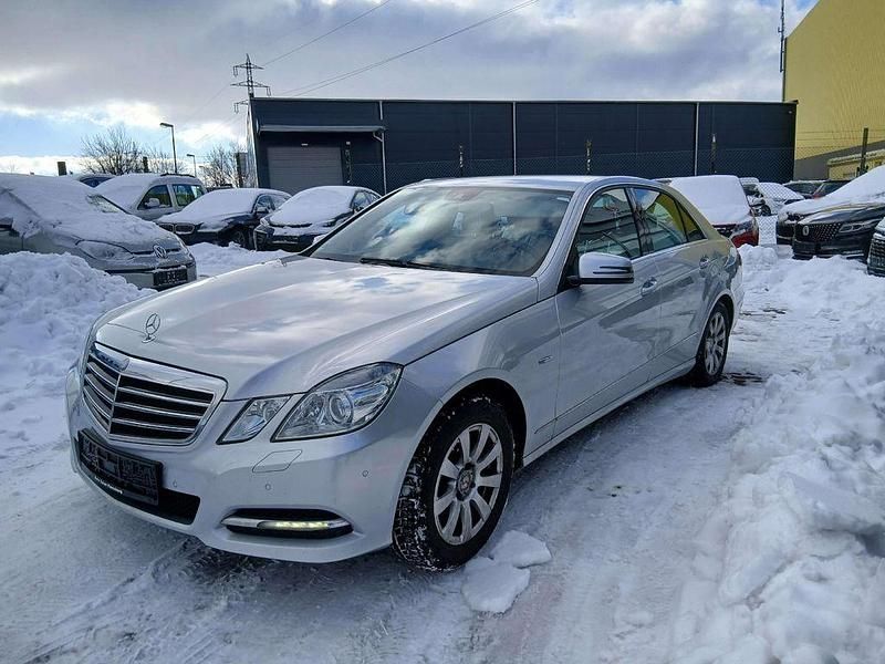 Gebraucht Mercedes E200 184 PS (135 kW) 2011 Grau Limousine