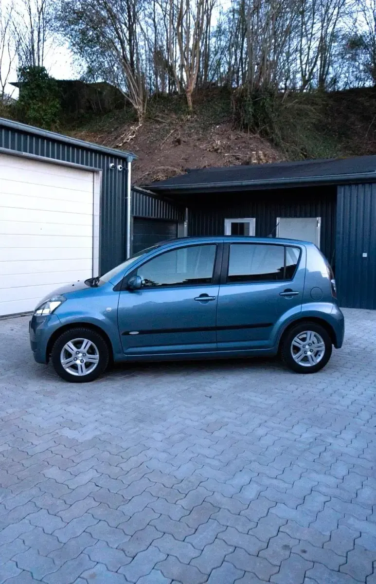 Gebraucht Daihatsu Sirion 91 PS (66 kW) 2007 Grau Kleinwagen