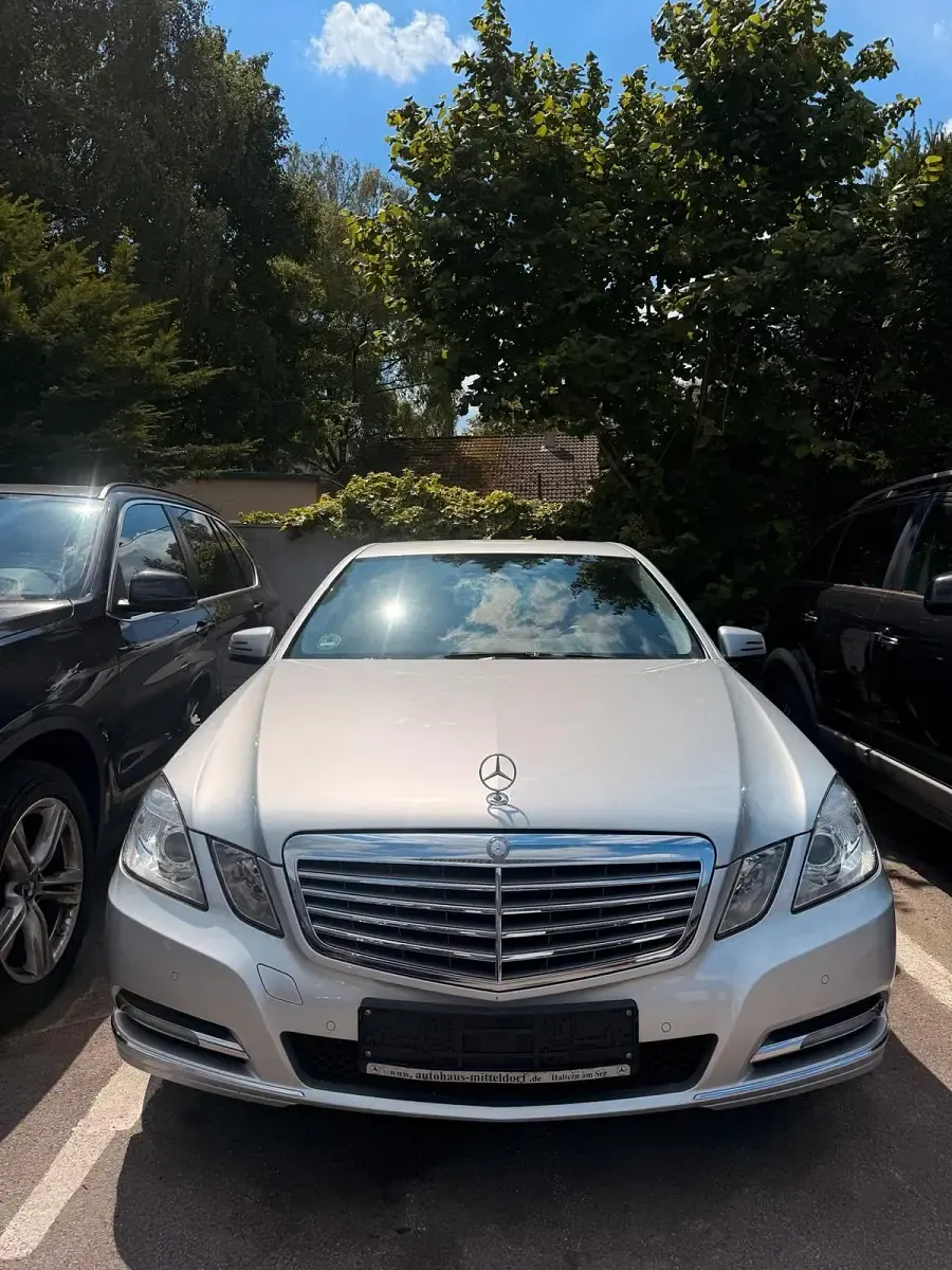 Gebraucht Mercedes E200 136 PS (100 kW) 2012 Silber Limousine