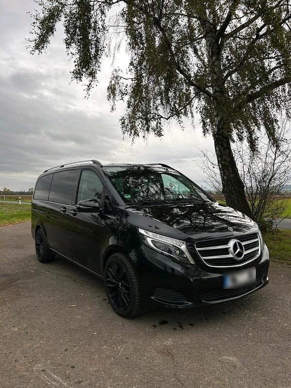 Gebraucht Mercedes V220 163 PS (119 kW) 2018 Schwarz Van / Kleinbus