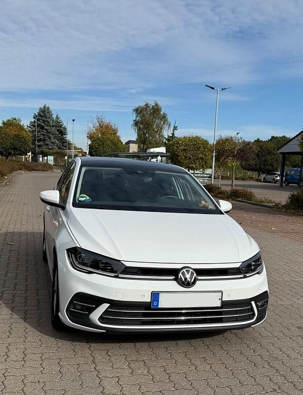 Weiß Gebraucht 2022 VW Polo Style Kleinwagen | 16.700 € (Guter Preis) - Bild 1/4